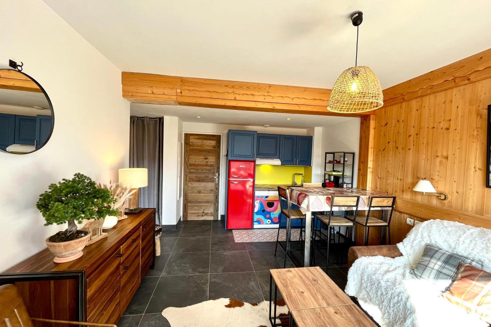 Superb Cosy Apartment With Balcony Комбо Екстериор снимка